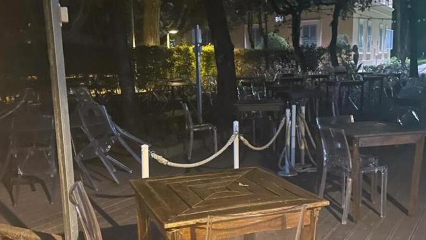 Chiuso dall'Asl lo spazio ristoro dentro al parco della Versiliana: le contestazioni e la difesa dei gestori