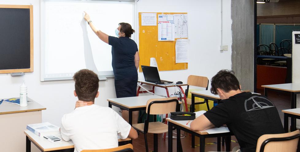 Supplenze, in provincia di Lucca 13mila docenti in lista per avere un posto 