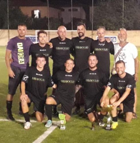 Nella foto la squadra dell’Erbavoglio vincitrice del torneo