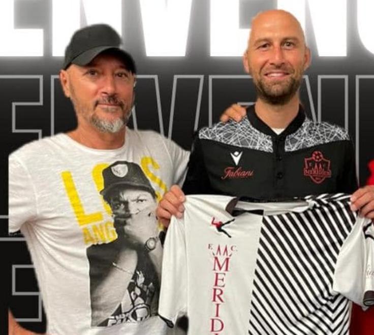 Mister Andrea Taddei con Leonardo Vitiello, neoacquisto ed ex capitano della Pistoiese con una lunga esperienza sulle spalle