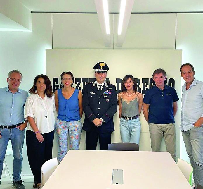 
	Il tenente colonnello dei carabinieri Aniello Mautone in visita nella redazione della Gazzetta di Reggio

