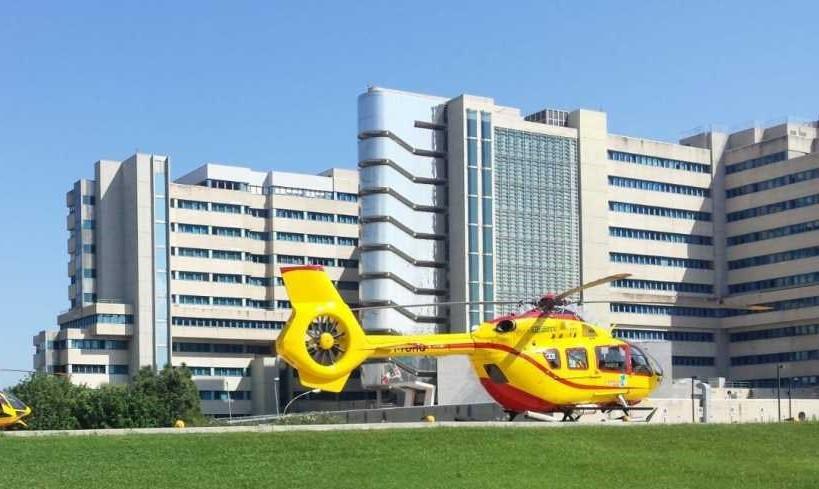 Scontro con un’auto: motociclista ferito gravemente