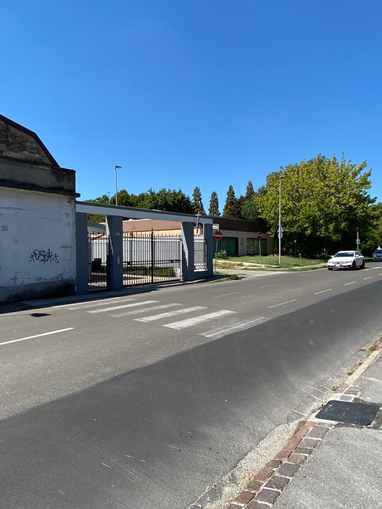 Carpi Pedonali oscurati e strisce invisibili I residenti: «Qui rischiamo la vita»