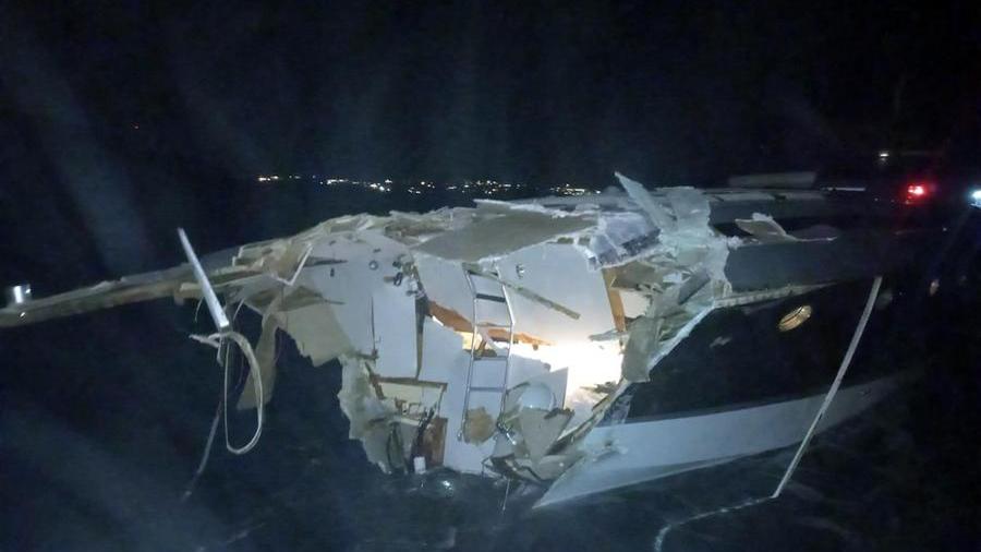 La moglie della vittima: “Ho visto la barca che ci veniva addosso, poi lo schianto”