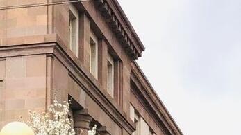 Sassari, ubriaco lancia bombole di gas contro i genitori