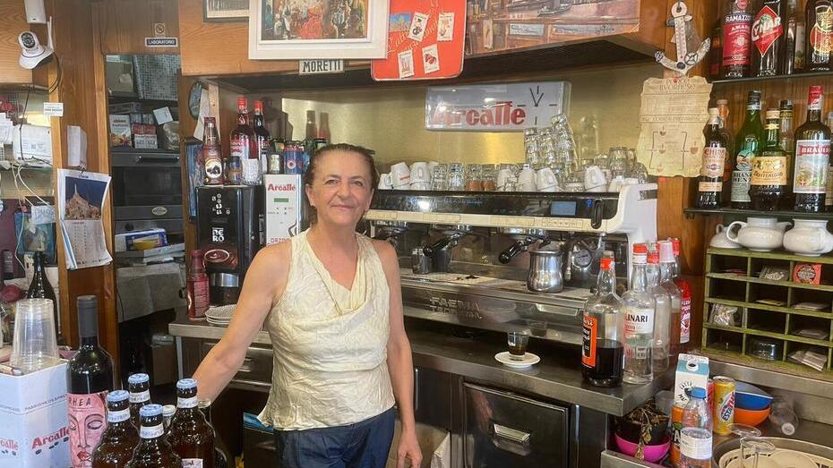 Giovanna Caiola titolare del bar La Terrazza Mascagni sul viale Italia dal 1993