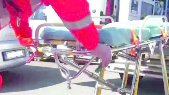 Pronto soccorso, mancano le barelle. E i pazienti aspettano in ambulanza