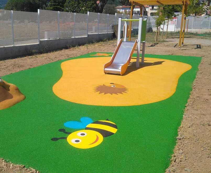 Uno dei nuovi giochi approdato nel giardino della scuola dell’infanzia “Loris Malaguzzi” dove è stata realizzata una nuova area giochi per i piccoli alunni. In corso numerose modifiche che rivoluzioneranno l’istituto