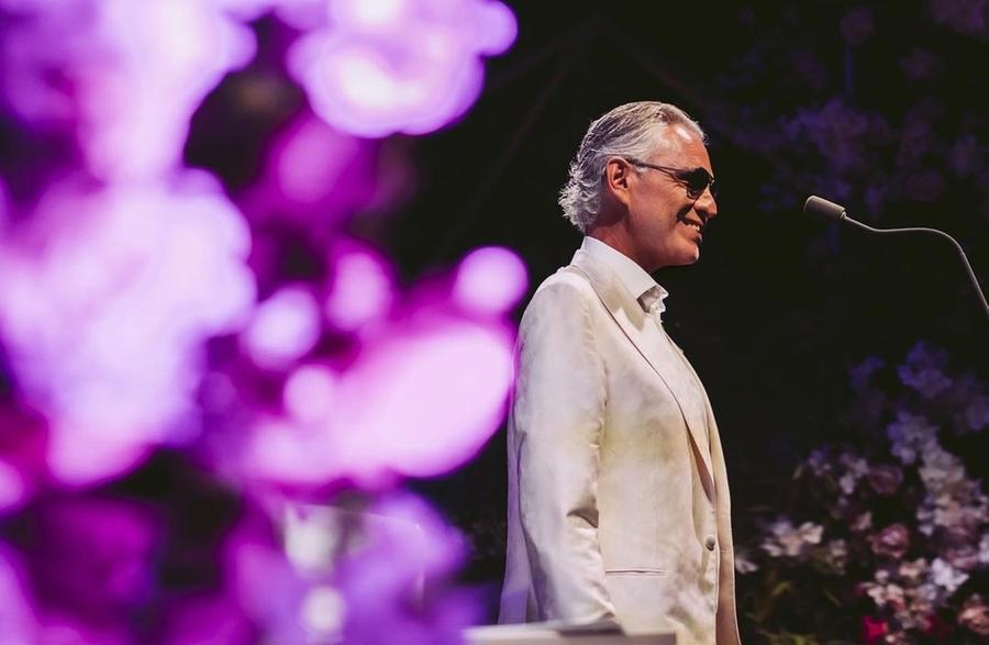 Bocelli raccoglie 2 milioni e mezzo in due serate benefiche nella villa di Forte dei Marmi
