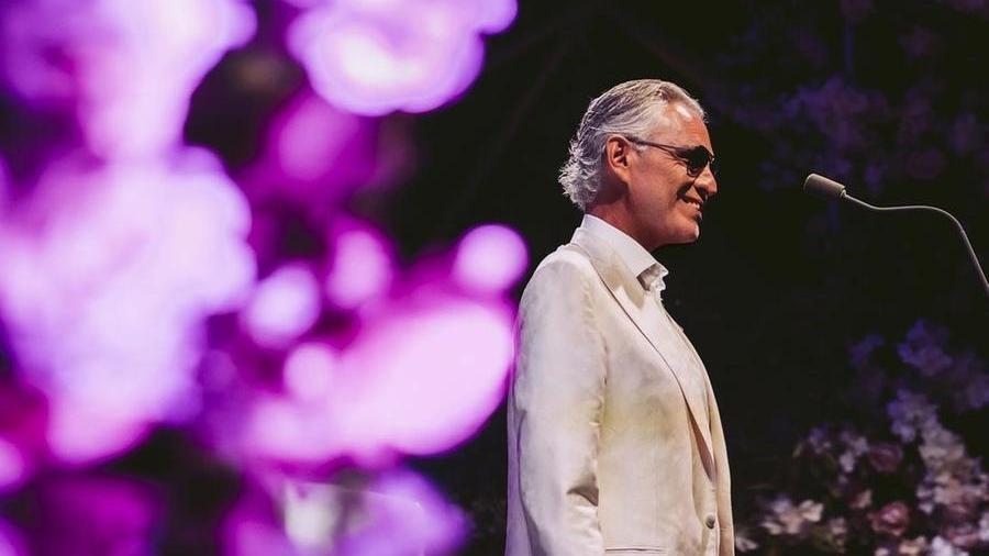 Bocelli raccoglie 2 milioni e mezzo in due serate benefiche nella villa di Forte dei Marmi