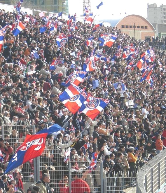 Canta Sassari, il segreto dei tifosi della Torres è non perdere il buonumore 