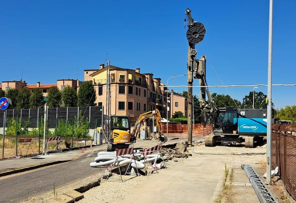 Modena Via Panni: così nasce il sottopasso E per il traffico è una vera gimkana 