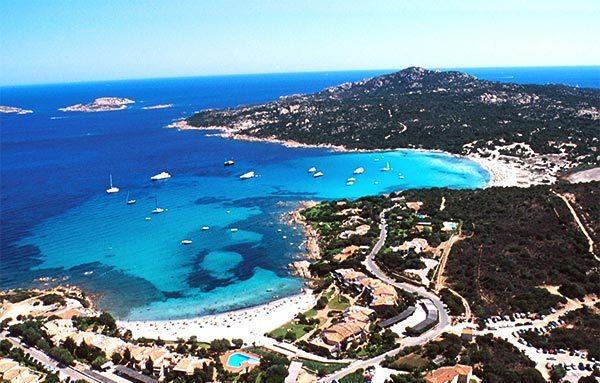 Il termometro sale a 30: è la grande febbre del mare della Sardegna