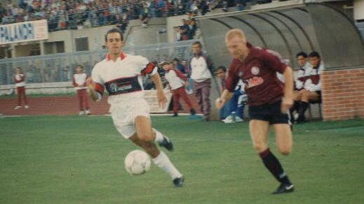 In foto Andrea Bagnoli in azione con la maglia del Livorno