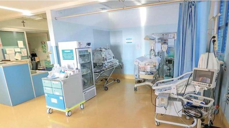 «Stai tranquil la, rilassati, va tutto bene». Così il medico si approcciava alle donne per poi strusciarsi sui loro corpi