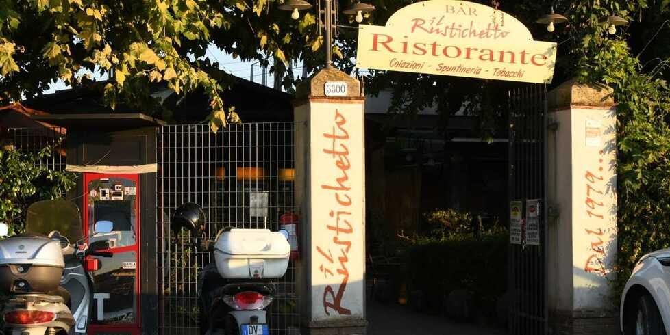 Il Rustichetto alla rotonda di Antraccoli (Foto Fiorenzo Sernacchioli)