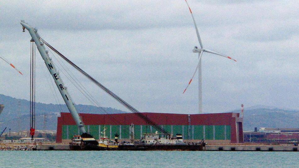 Rigassificatore, Pim rischia di doversi fermare: l’azienda chiede delle garanzie