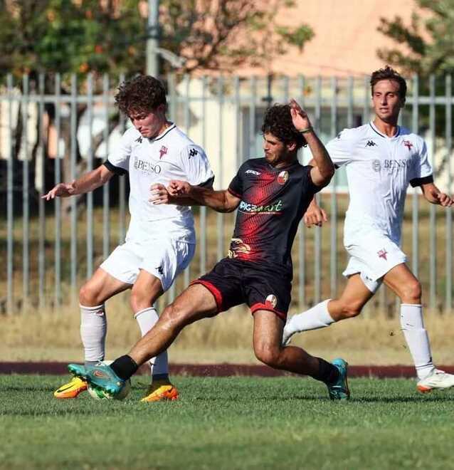 Quirini in tackle nel match amichevole col Tau