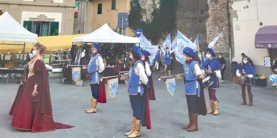 
	Il 26 agosto in piazza del Comune ci saranno i saluti istituzionali, con la lettura dell&rsquo;antico editto della fiera a cura di Alessandro Calonaci, con l&rsquo;esibizione degli sbandieratori della Valmarina

