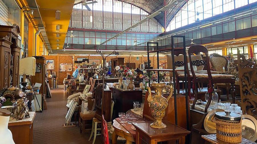 Calano gli operatori al Mercato coperto di Ferrara: «Non sappiamo ancora il nostro destino»