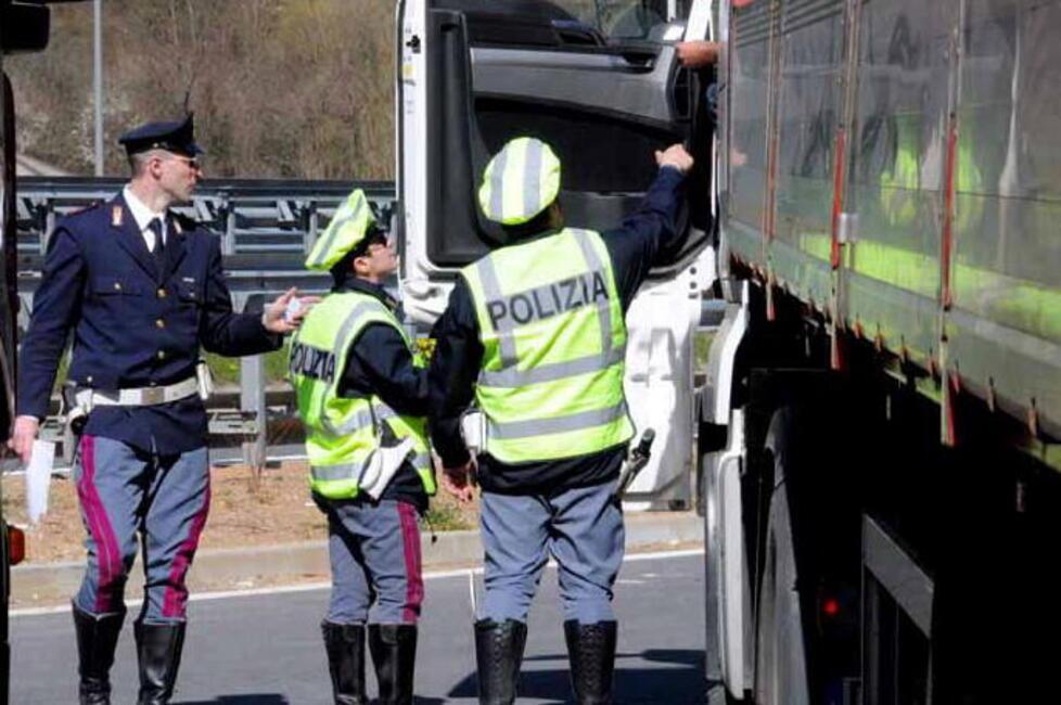 Modena. Undici chili di droga scoperti nel camion 