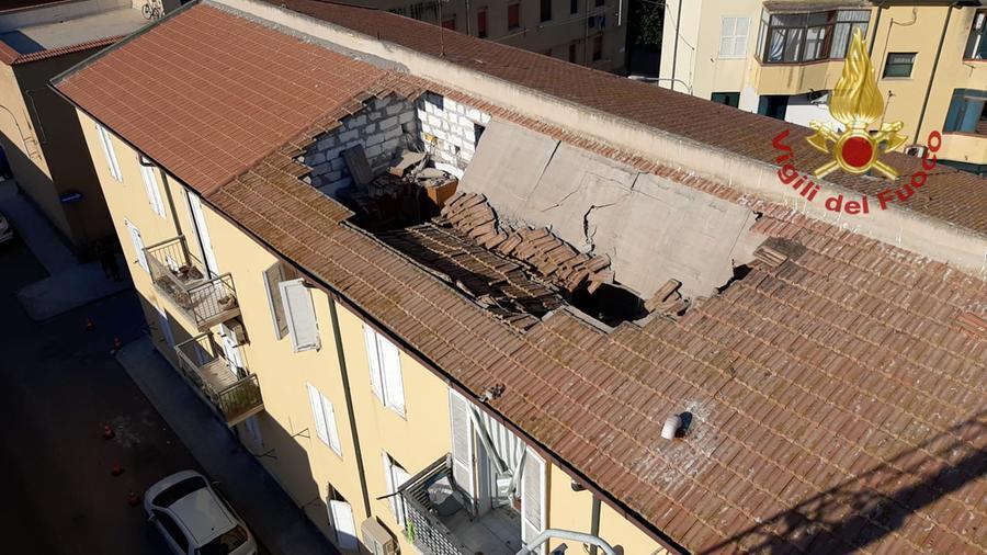 Porto Torres, il solaio cede di schianto e crolla: salvo per miracolo un bimbo di 4 anni