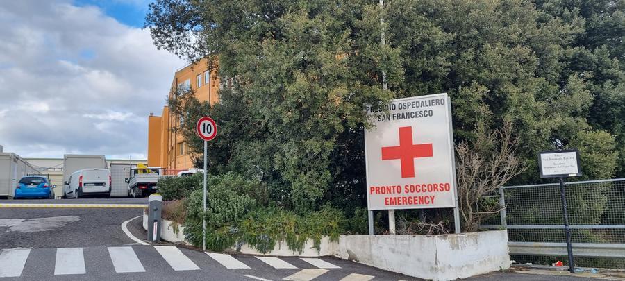 L’ingresso principale del pronto soccorso dell’ospedale San Francesco
