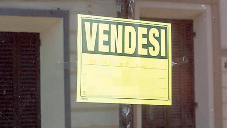 Case in Versilia, aumenta la concorrenza per centinaia di agenti immobiliari