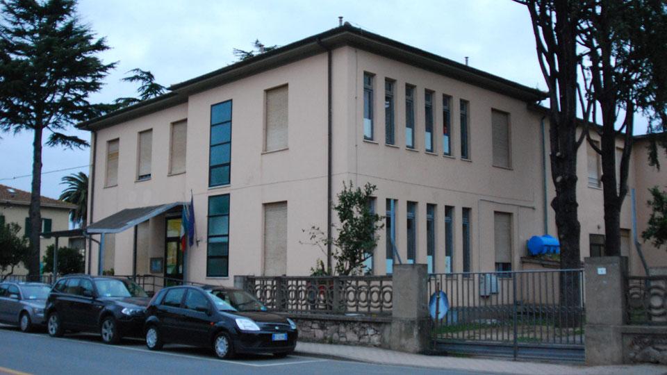 Elementari a Donoratico: un anno per il trasloco. A settembre i lavori alle ex medie 