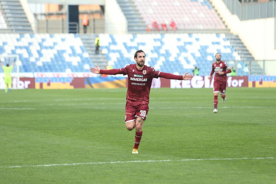 
	L&rsquo;attacante Luca Zamparo ha firmato con l&rsquo;Entella un contratto triennale

