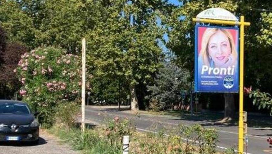 Ferrara, primi cartelli elettorali: la pubblicità correrà soprattutto sui bus