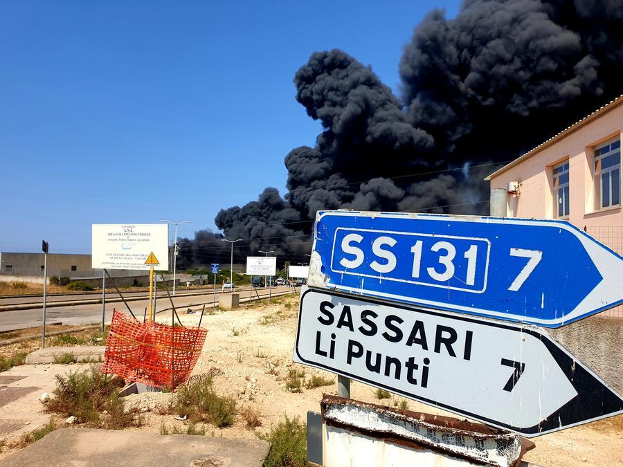
	L'incendio alla Gesam (foto Ivan Nuvoli)


