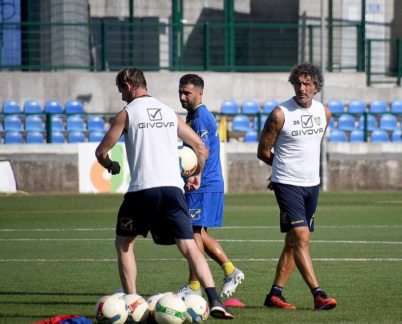 Carrarese, tra il caos Serie C e il rischio rinvio della prima giornata. La società attenta sul mercato