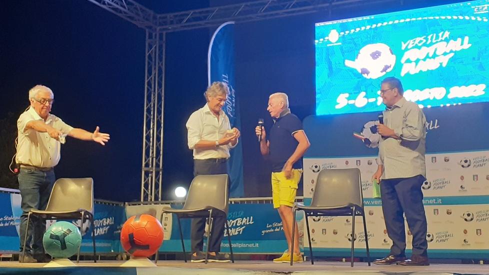 Camaiore, lo Juventus club premia Antognoni: un bel calcio alla rivalità