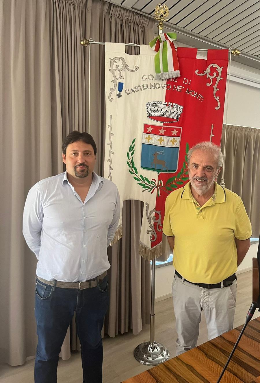 
	Aldo Aragiusto segretario del Siulp di Reggio Emilia e il sindaco Enrico Bini durante l&rsquo;incontro di pochi giorni fa in municipio


