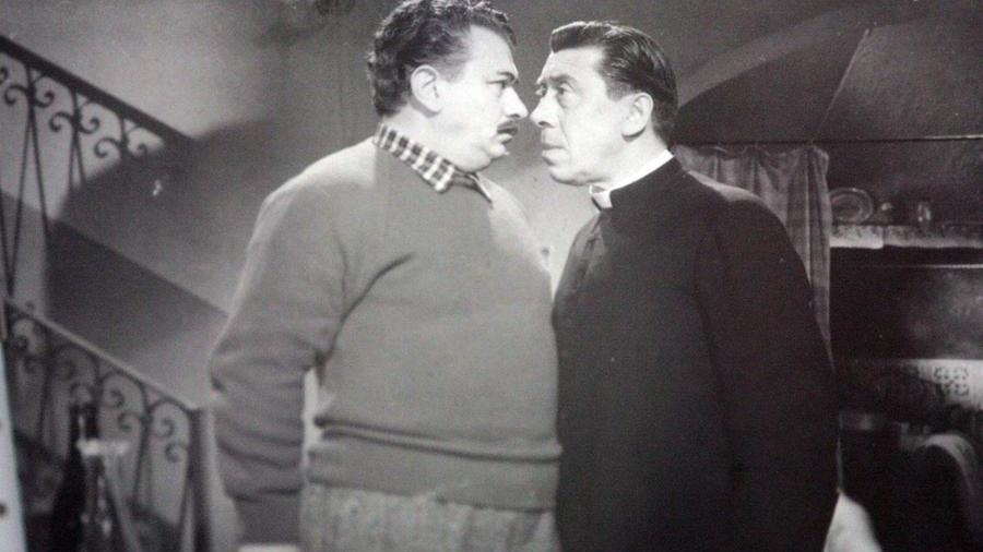 
	Gino Cervi (Peppone) e Fernandel (don Camillo) sono il sindaco e il sacerdote nella saga degli anni &#39;50

