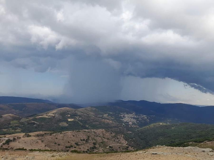 
	La bomba d'acqua su Ussassai in una foto di Ignazi Puddu pubblicata su Facebook dal sindaco Francesco Usai

