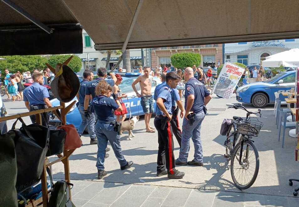 Viareggio, cliente ferisce la receptionist del bagno Balena durante la lite