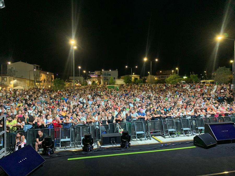 Migliaia in piazza a Golfo Aranci per il concerto di Loredana Bertè