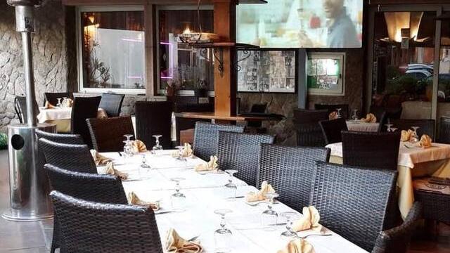 La provocazione di un ristoratore sardo su Facebook: «Cerco un cameriere, anche zoppo»