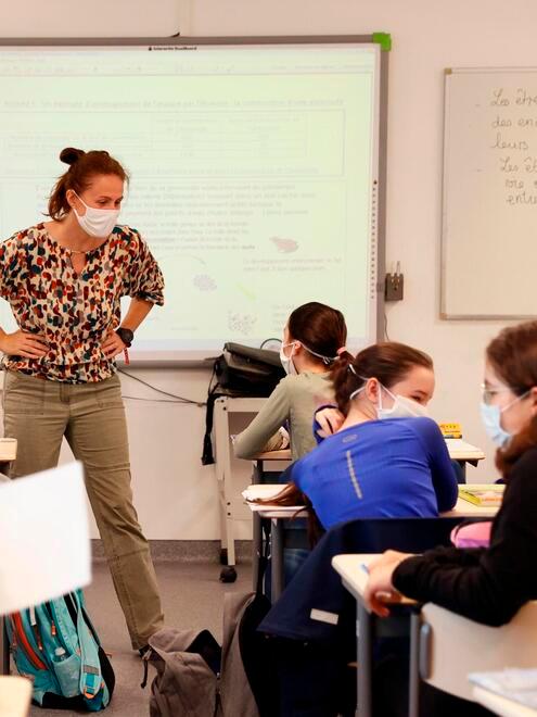 Sarà ritorno in classe senza mascherine, le scuole si preparano