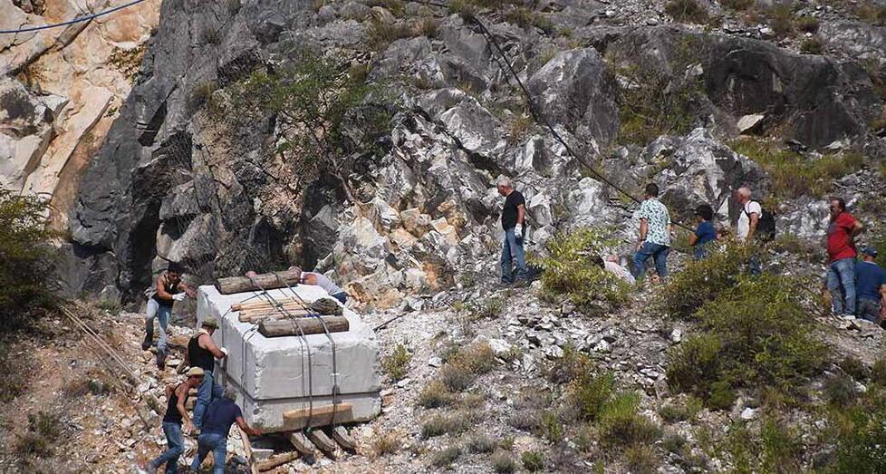 Carrara, la lizzatura storica si ferma: «Mai successo: colpa del caldo estremo»