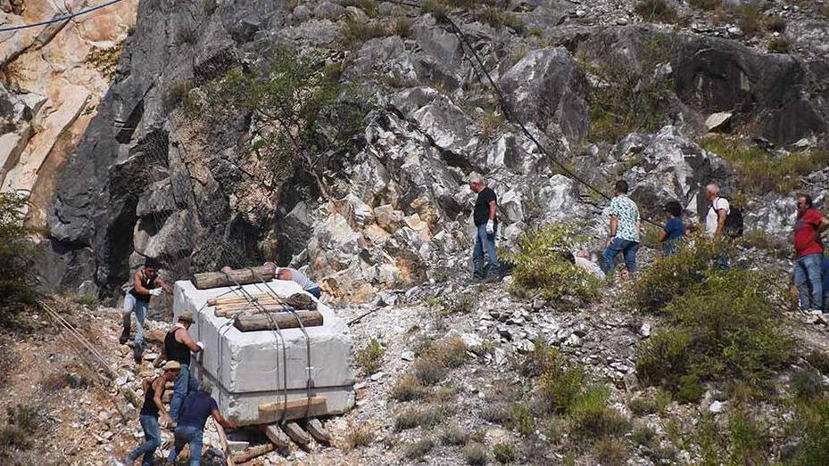 Carrara, la lizzatura storica si ferma: «Mai successo: colpa del caldo estremo»