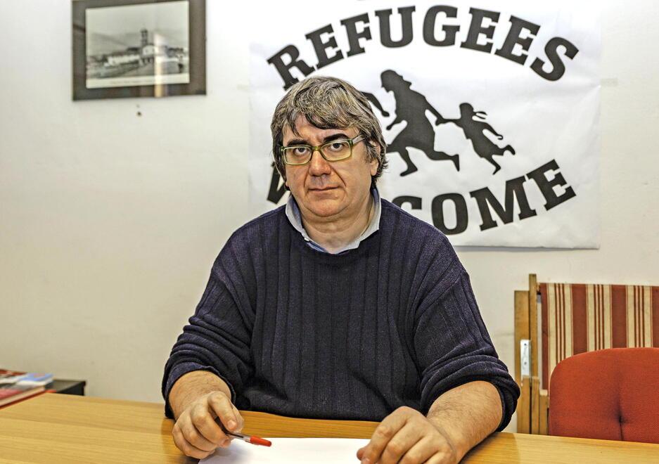 Nega l’ingresso all’Asl al ricovero migranti, Salvini attacca don Massimo Biancalani: «Anche tu devi rispettare le regole»