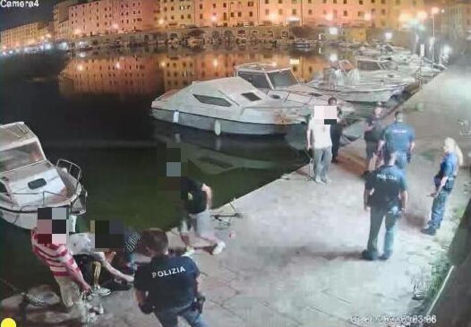 Un intervento della polizia sugli scali delle Cantine
