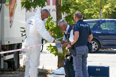 Empoli, trovato morto in un camper con una ferita alla testa. Il cadavere ora ha un nome