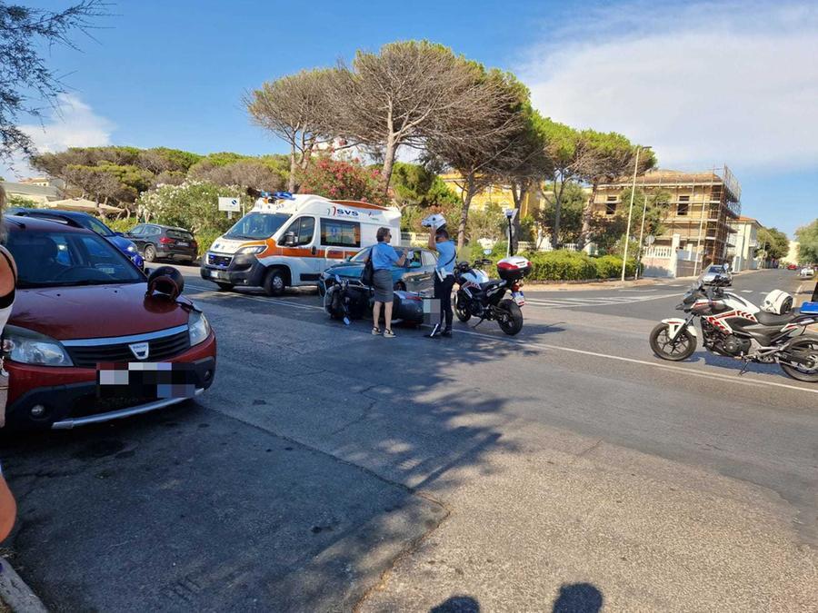 
	L'incidente su viale Italia con l'intervento dei volontari della Svs

