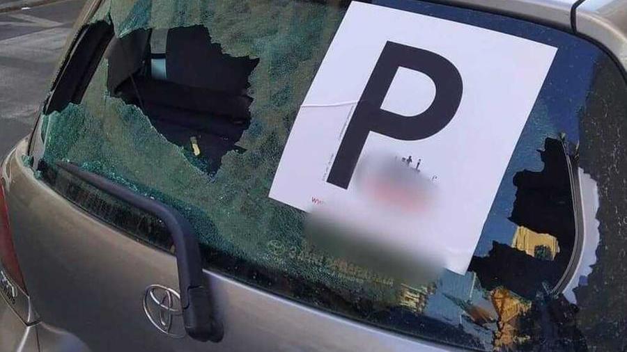 
	Una delle auto danneggiate

