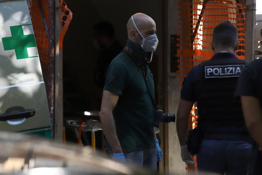 
	Via Cassala: la polizia scientifica sul posto&nbsp;

