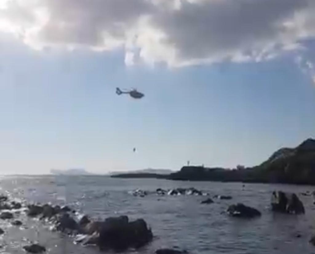 Alghero, cade sugli scogli: turista ferita